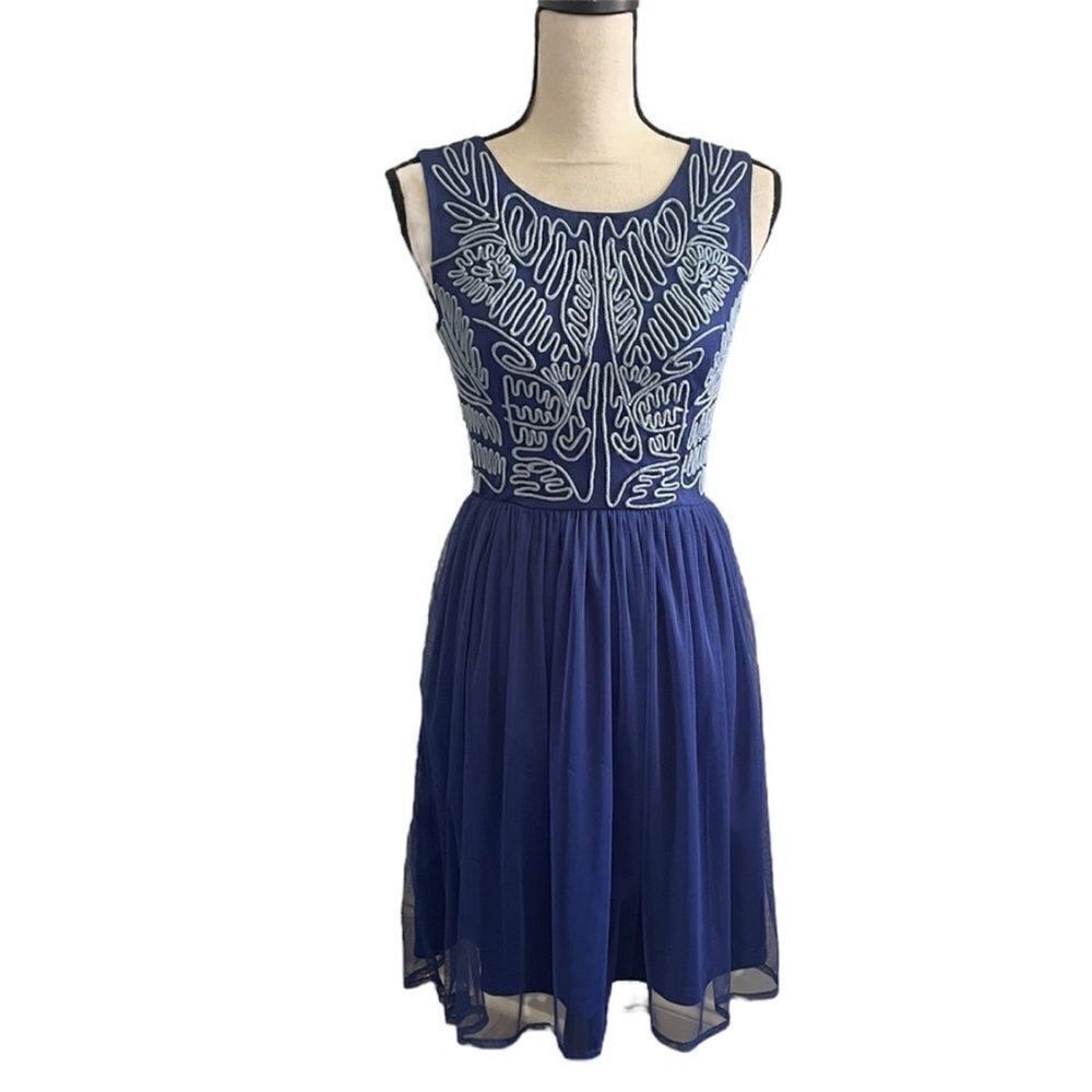 Modcloth Blue Sleeveless Graduation Dress sz XS Knee Length Retro Embroidered